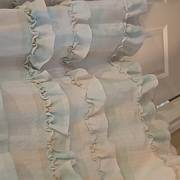 Beautiful ruffle dress with bows size Large - Picture 7 of 9